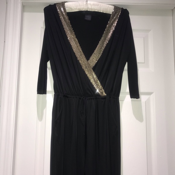 Black stretchy romper with sequins perfect for NYE - Picture 2 of 4